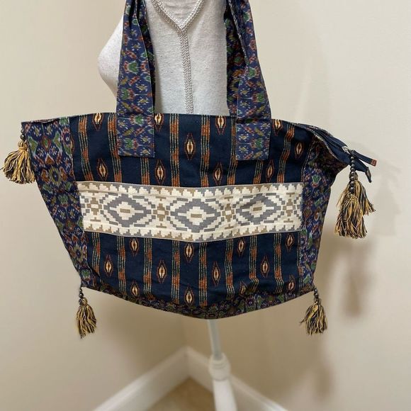 Free People Basel Tassel Patchwork Tote In Southwestern Pattern NWOT - Picture 3 of 10